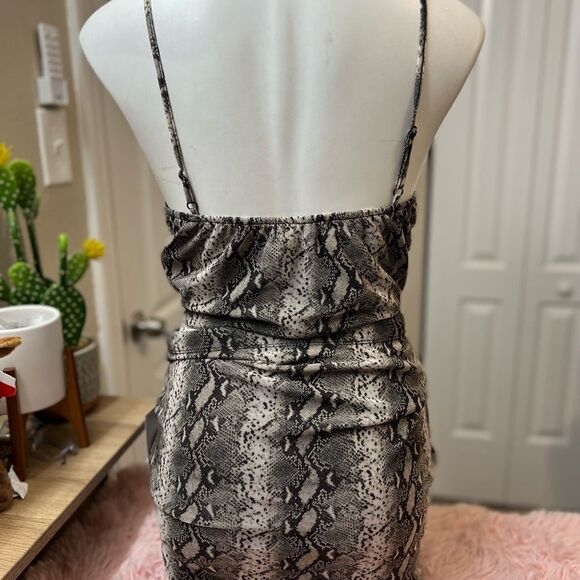 Crop top and skirt set - Picture 4 of 8